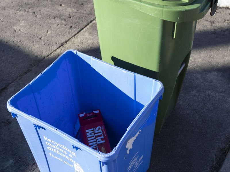 An overhead view of the size of a medium Green Bin